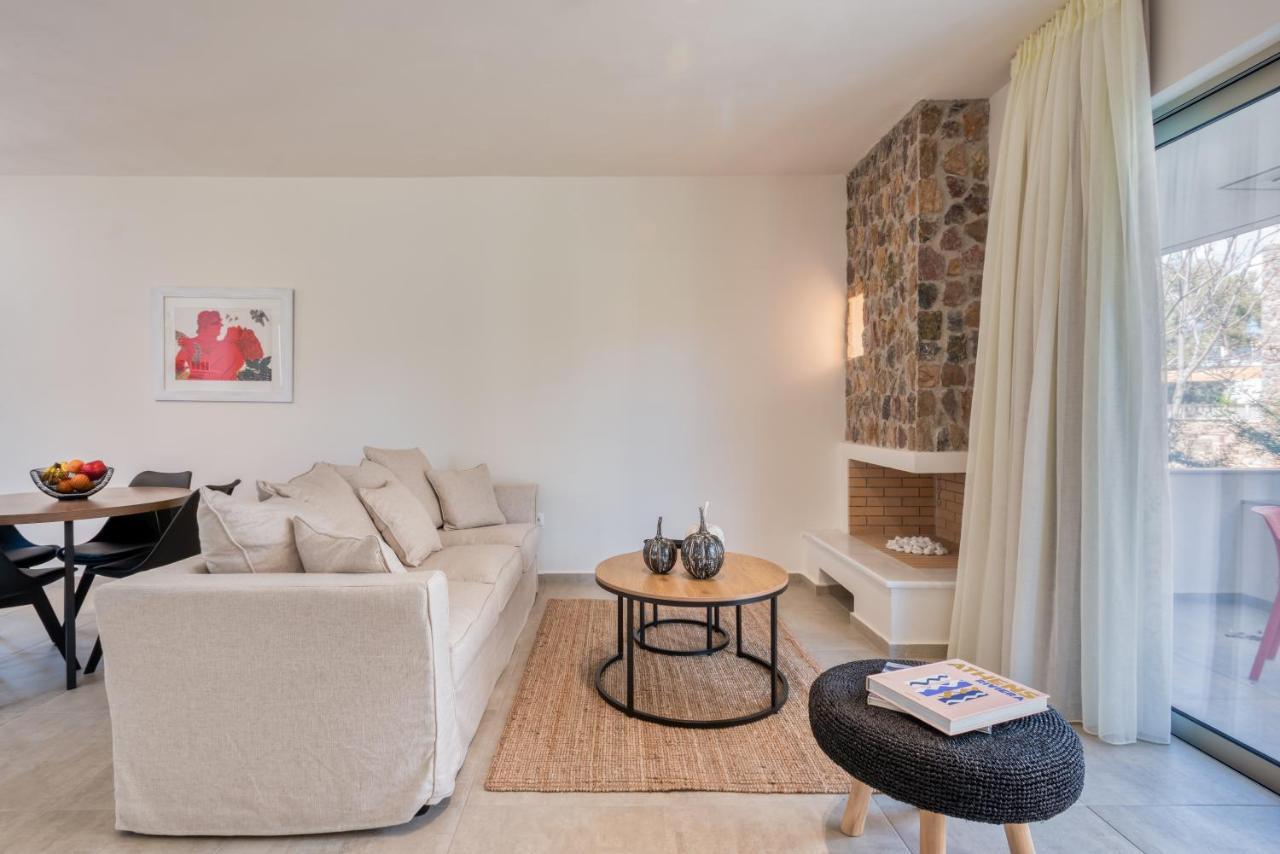 Saronis Suites Saronida Экстерьер фото