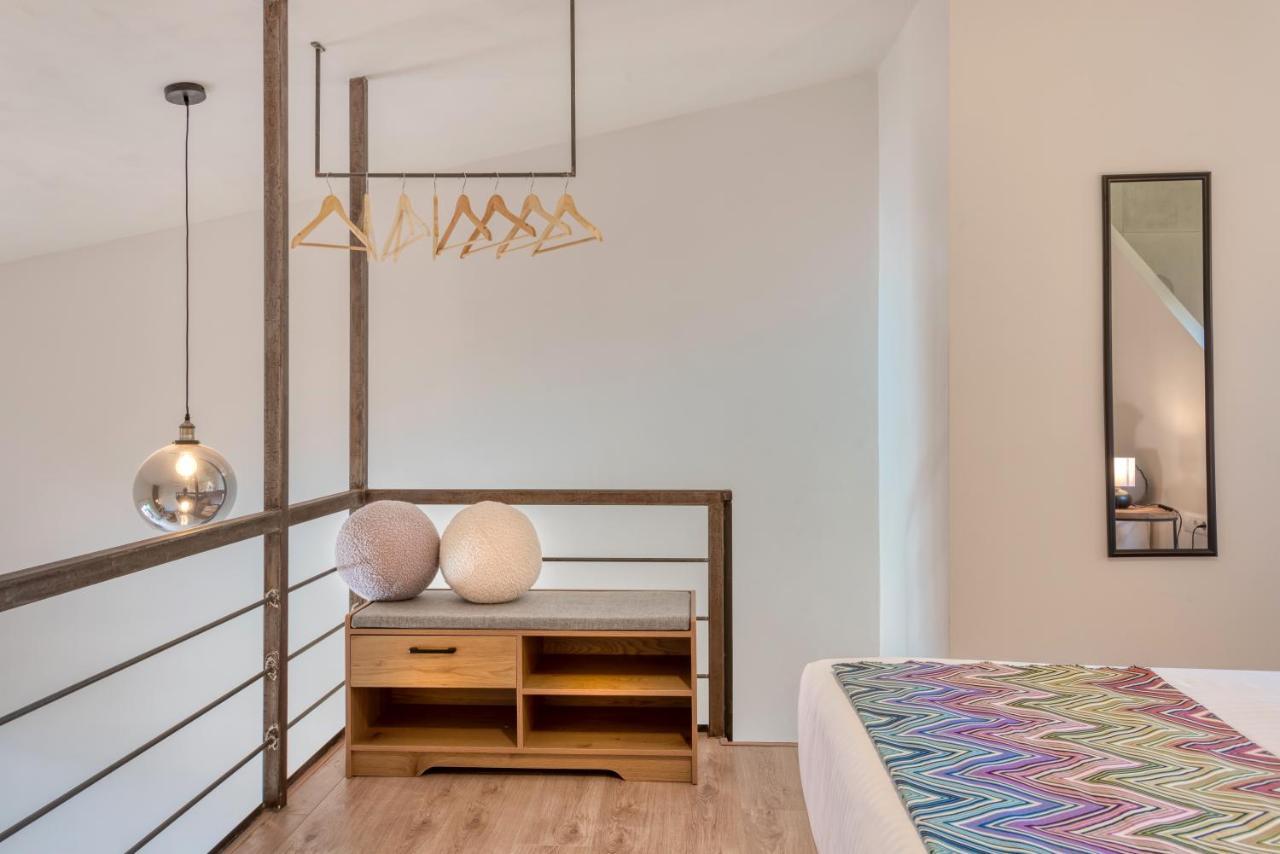 Saronis Suites Saronida Экстерьер фото