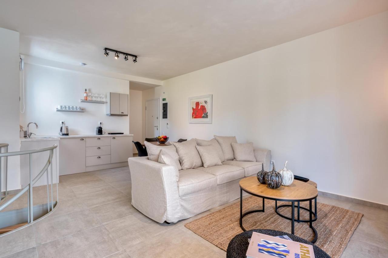 Saronis Suites Saronida Экстерьер фото