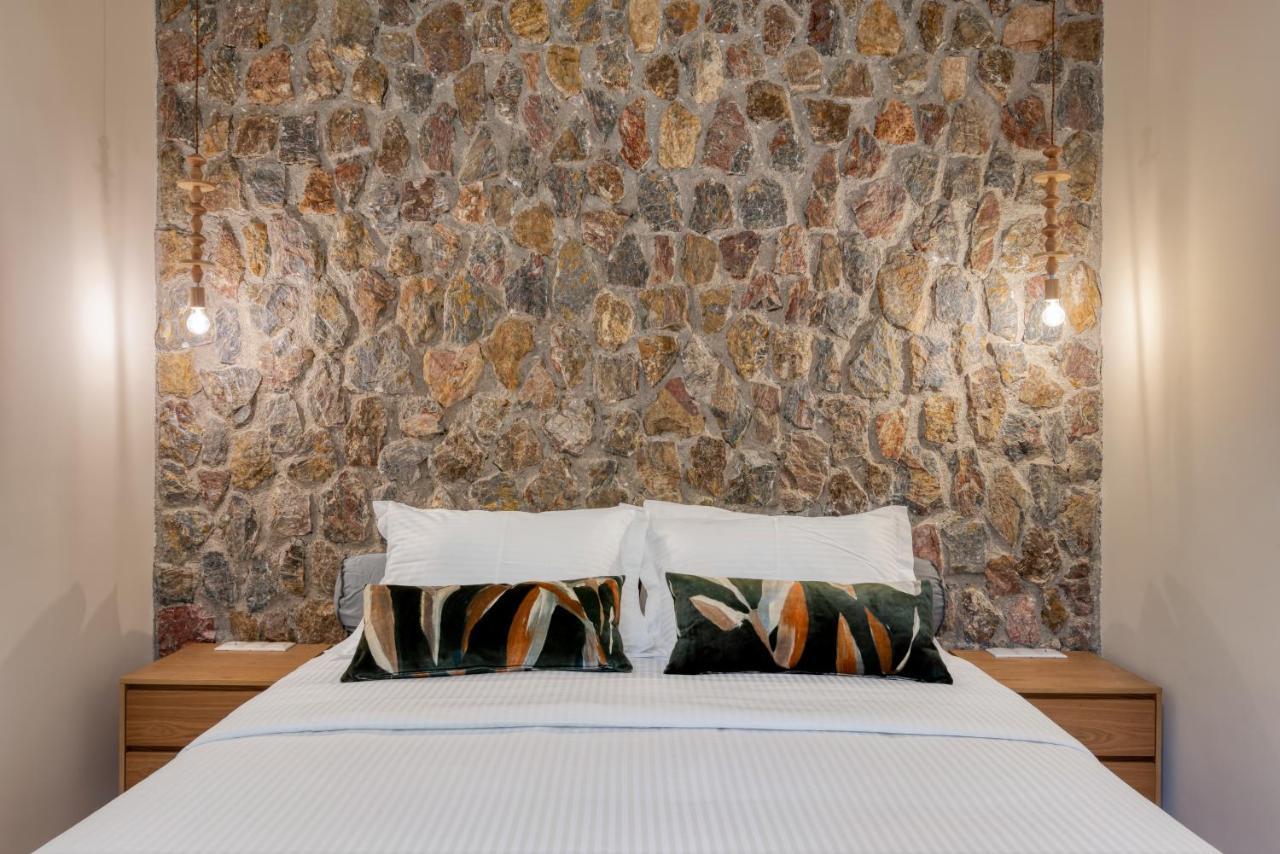 Saronis Suites Saronida Экстерьер фото