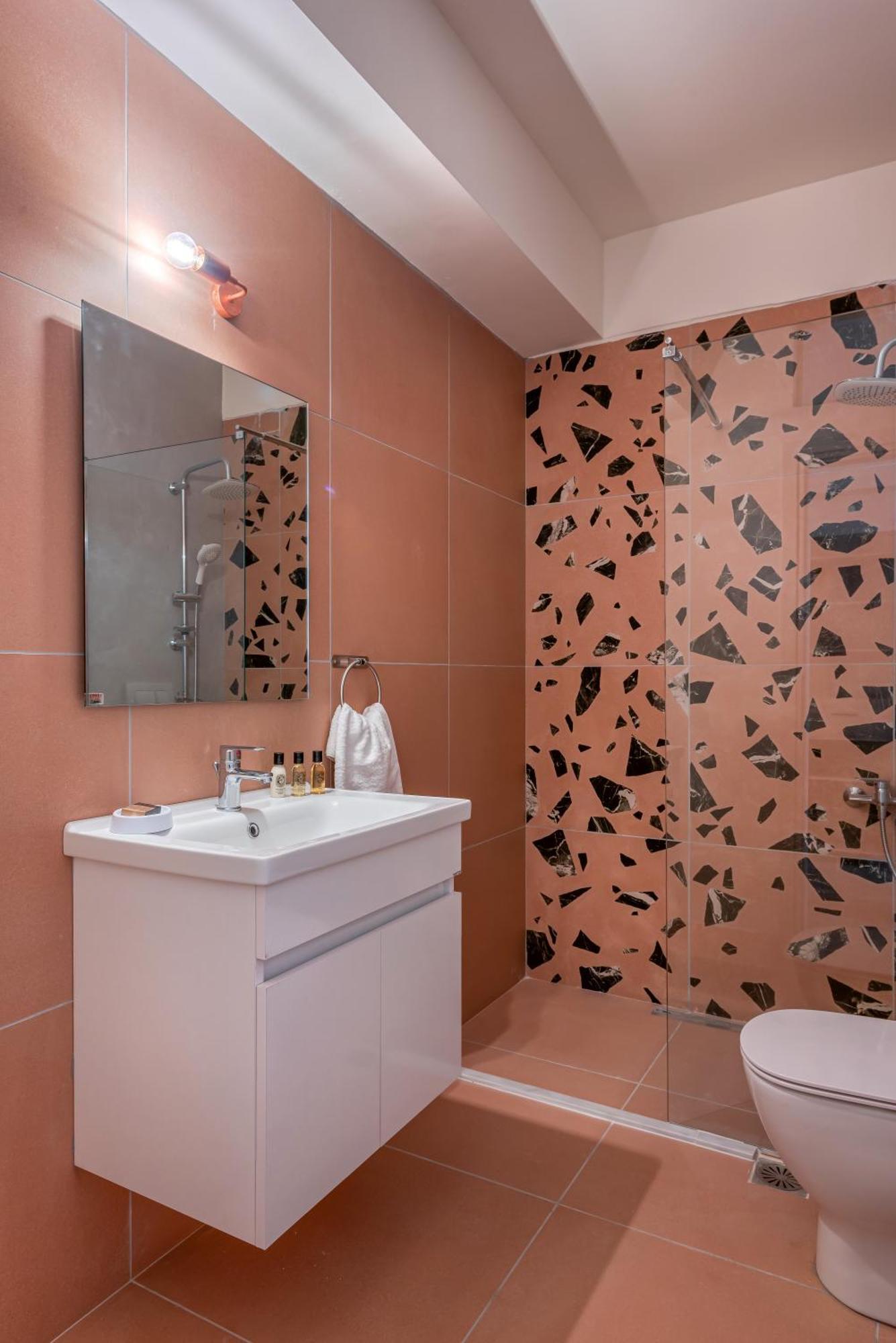 Saronis Suites Saronida Экстерьер фото