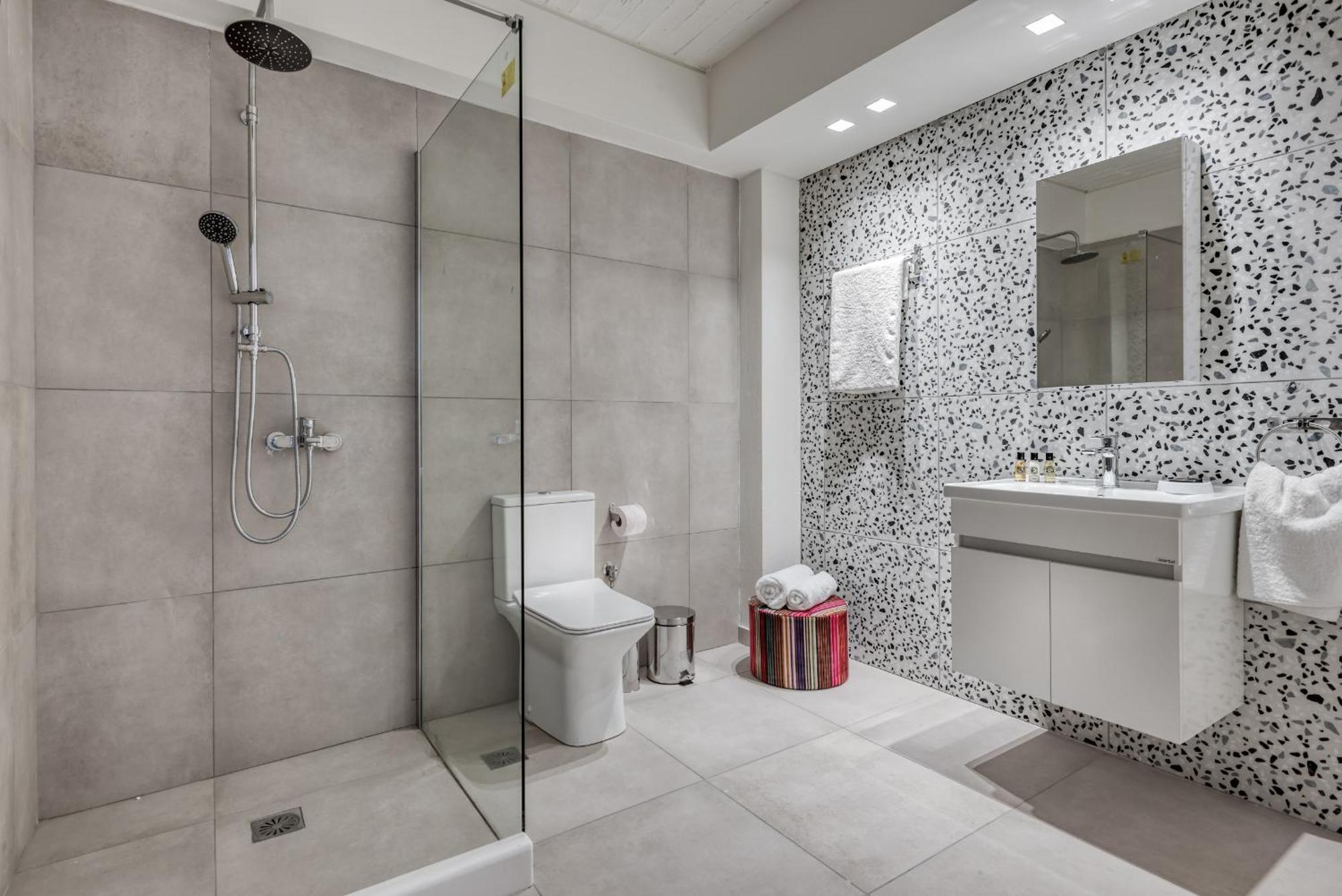 Saronis Suites Saronida Экстерьер фото