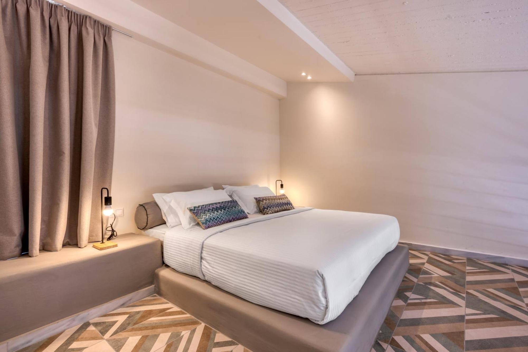 Saronis Suites Saronida Экстерьер фото