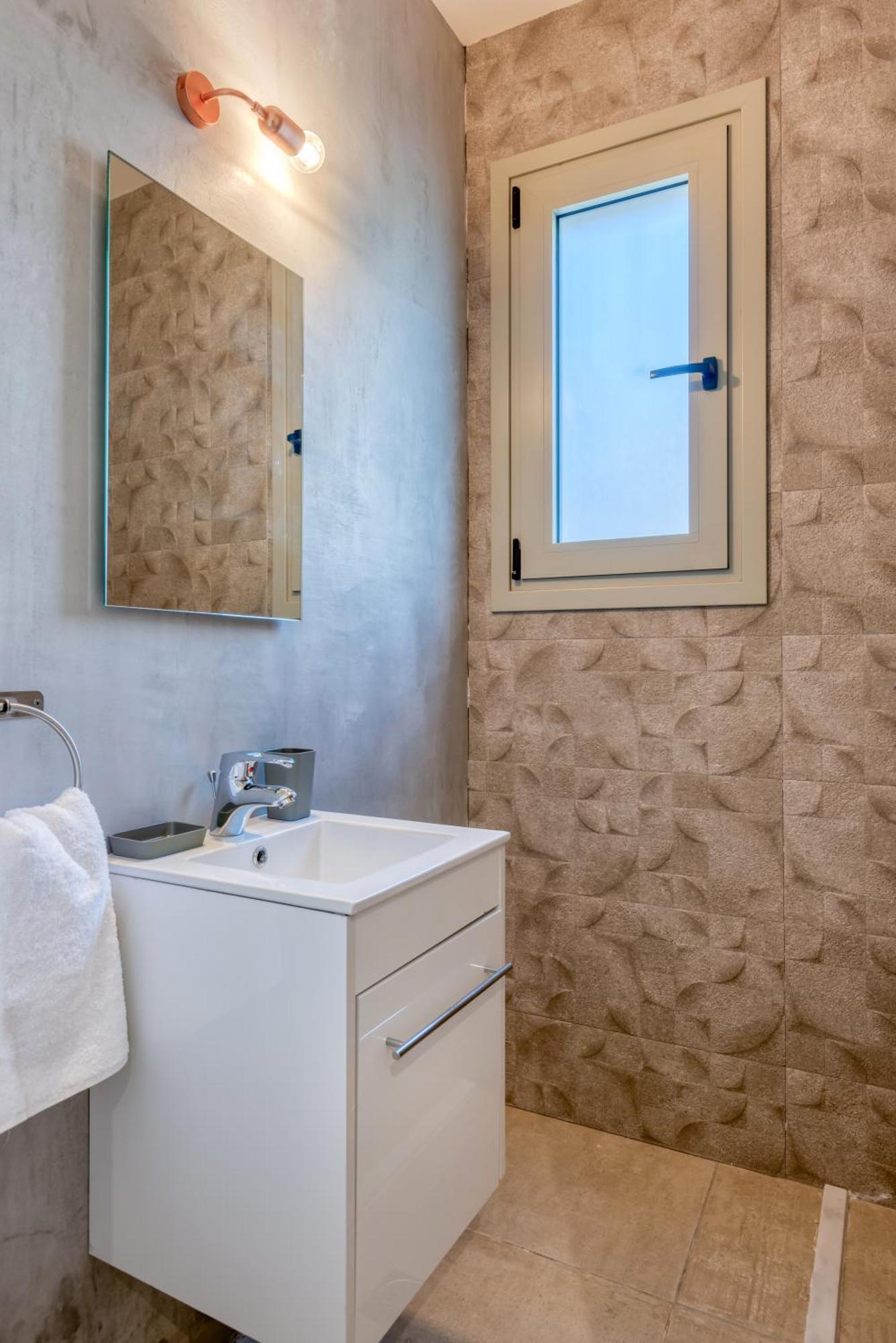 Saronis Suites Saronida Номер фото